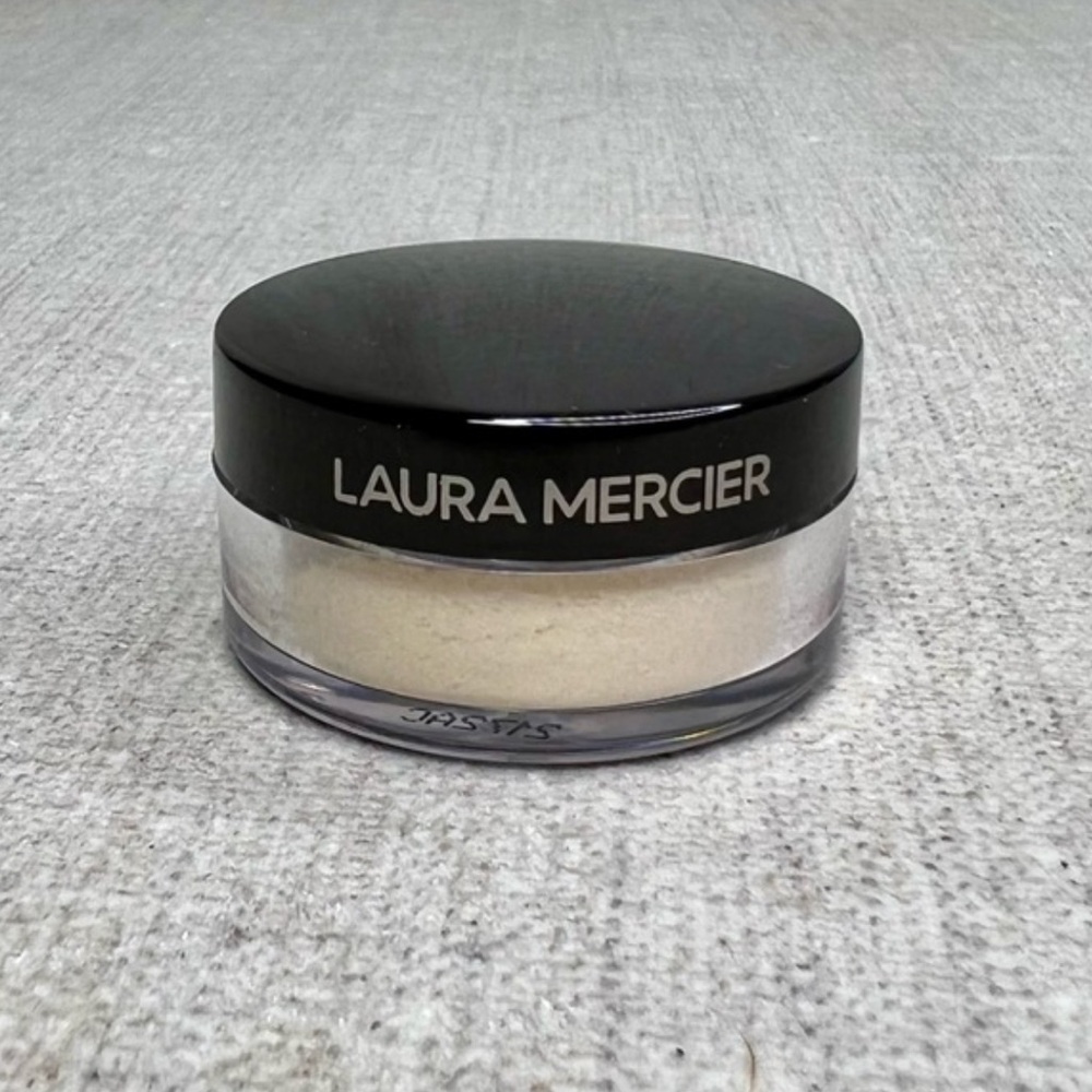 ❤️3 for $25❤️ Laura Mercier Translucent Powder mini